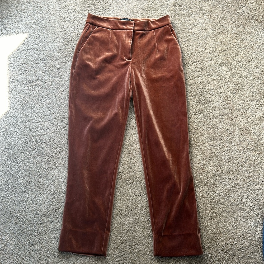 NWOT Romeo & Juliet Couture Crop Pants